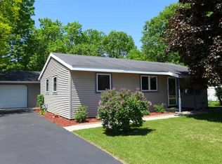 520 Harriet St, Waupaca, WI 54981