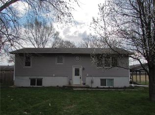 113 Spruce St, Wathena, KS 66090