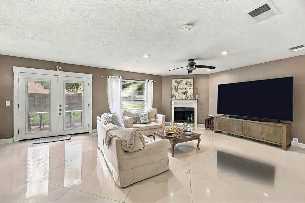4 bed, 2.5 bath, 2477 sqft, $2,750 — Photo 1