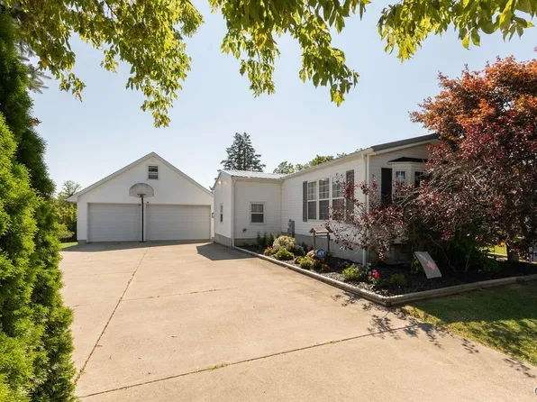 160 Creamery Rd, Oswego, NY 13126