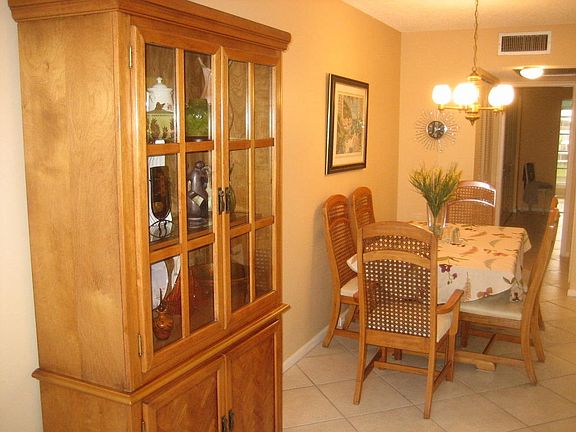 5th image of 4087 Harwood Dr #F