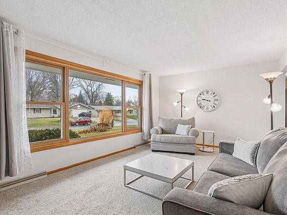 5th image of 2403 Inca Ln
