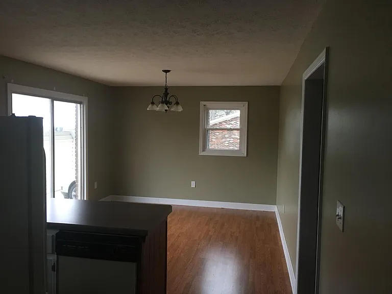 1036 Plum Springs Rd — Photo 3