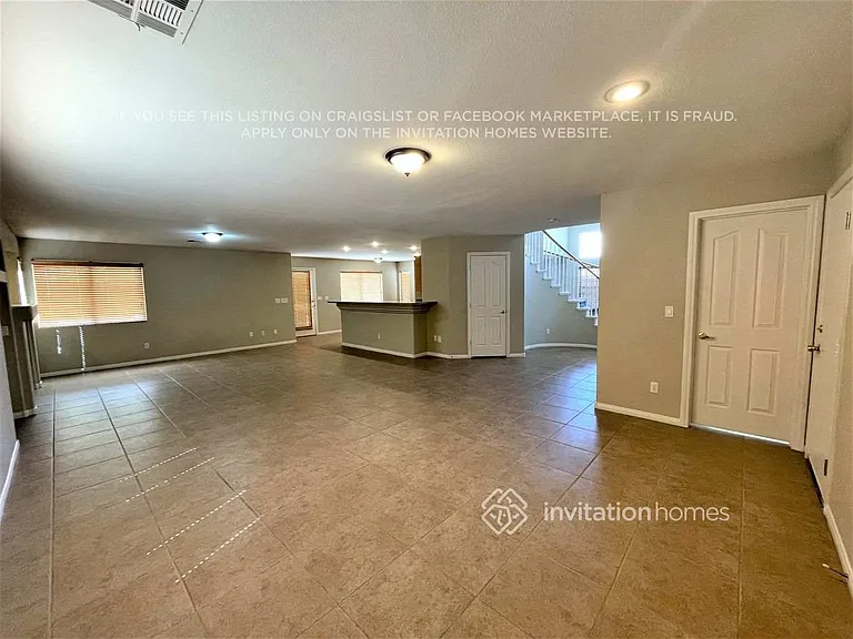 8104 Marin Pointe Ave — Photo 5