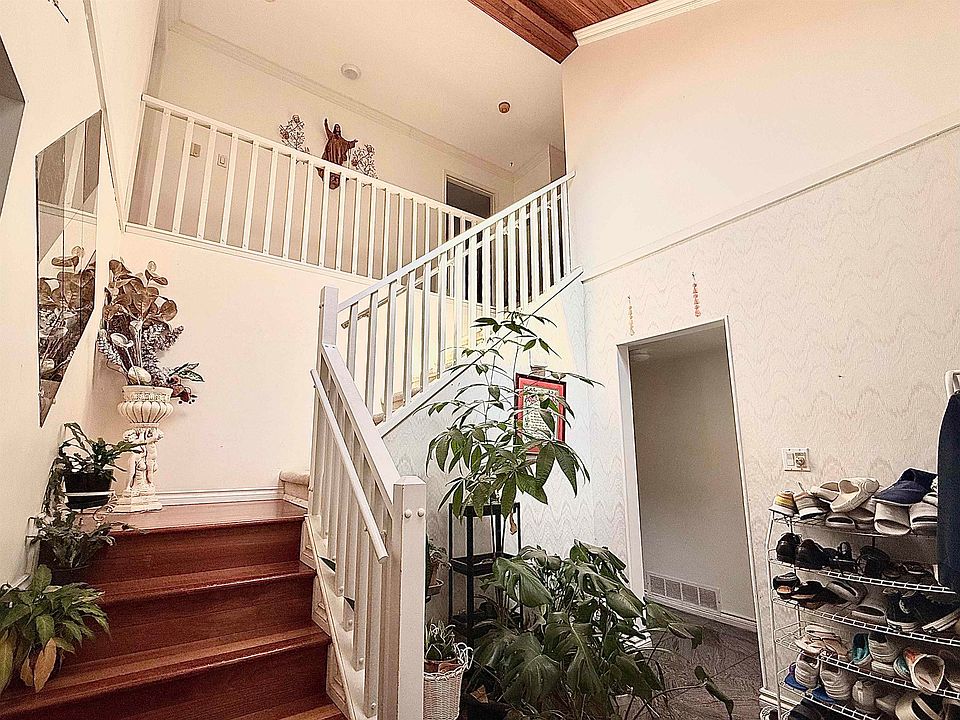 2nd image of 9955 149th St
