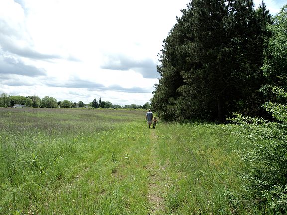 Walking path on border