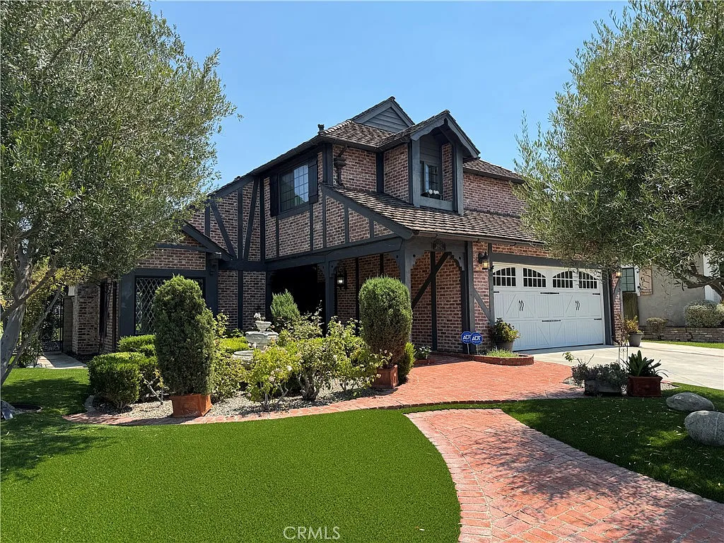 5 bed, 2939 sqft, $7,500 — Photo 1