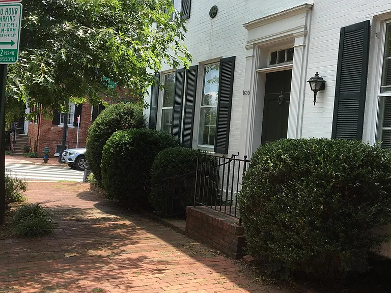 1600 34th St NW — Photo 1