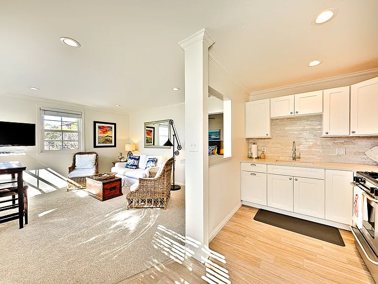 215 Bonair St #7 — Photo 11