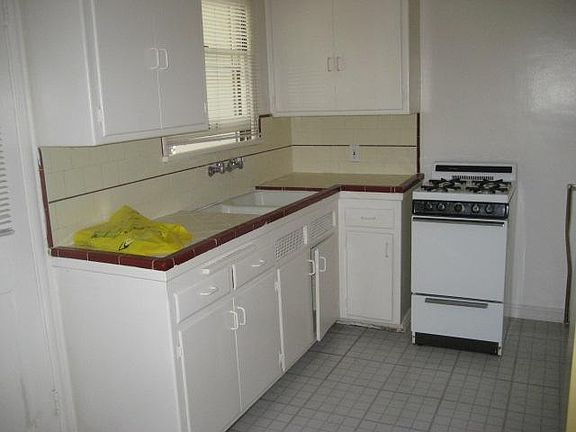 3rd image of 2008 21st St APT A
