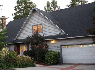 1065 Sandalwood Dr, Lake Arrowhead, CA 92352