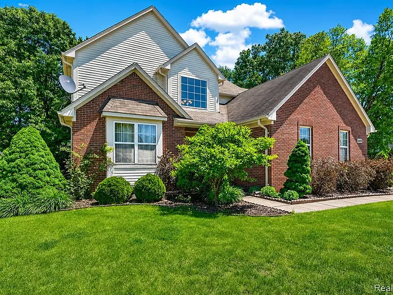 2825 Long Meadow Ln — Photo 36