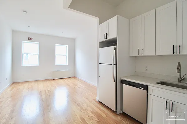 Rented by Grand & Co. | media 1