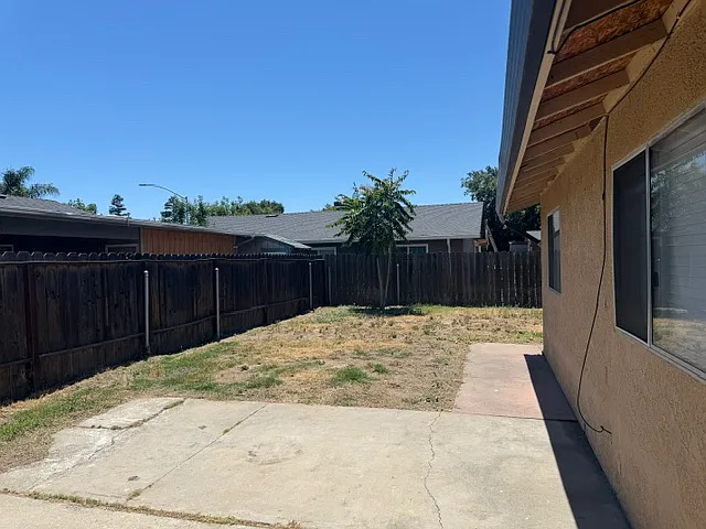 804 Niles Ct — Photo 18