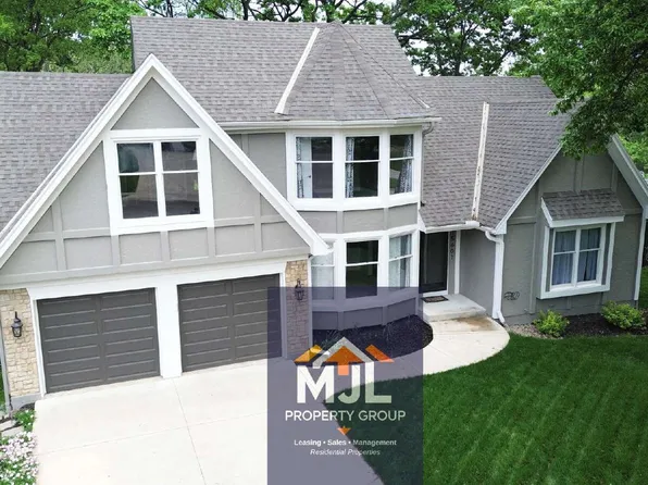 15601 Maple St, Overland Park, KS 66223