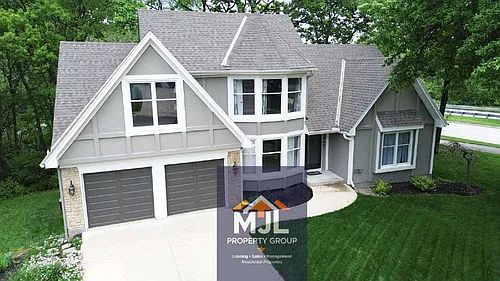 15601 Maple St Photo 1