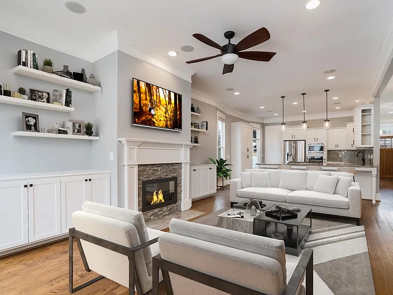 1405 Dallas Ave — Photo 4