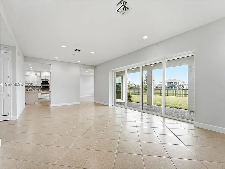 15239 Goldfinch Cir — Photo 7