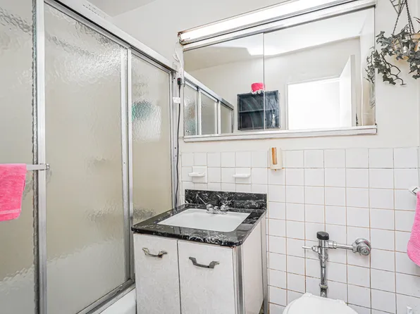 3845 Shore Parkway image 15 of 18