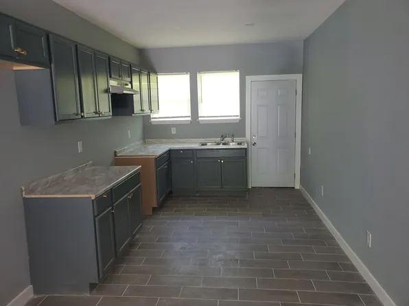 1502 9th Ave W, Midfield, AL 35228
