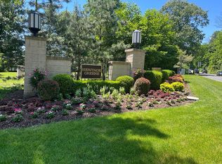 16 Heritage Dr #I, Chatham, NJ 07928