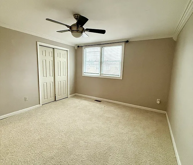 1074 N Academy Ave — Photo 33