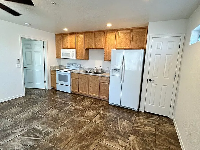 2040 Injo Dr — Photo 3