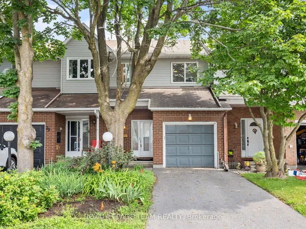 81 Rueter St, Ottawa, ON K2J 3V6
