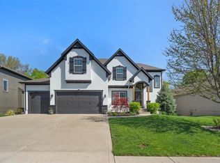 1532 SW 41st St, Lees Summit, MO 64082