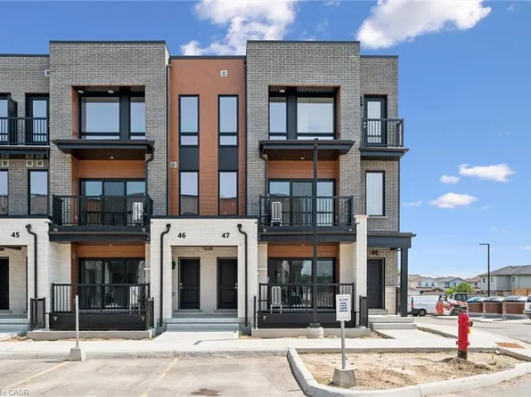 525 Erinbrook Dr #B047, Kitchener, ON N2E 3M8