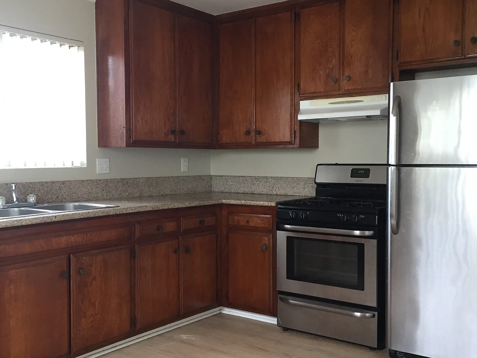 2 bed, 850 sqft, $2,595 — Photo 2