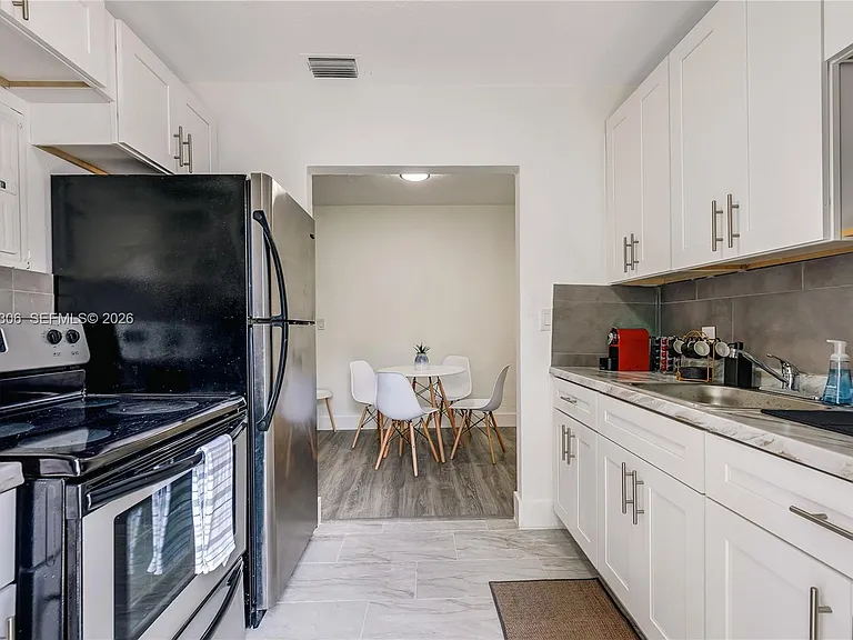 327 NE 55th St #2 — Photo 8