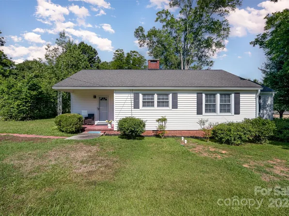 1486 Hillcrest Ave, Lancaster, SC 29720