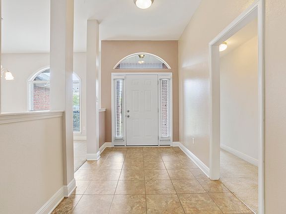 3rd image of 15291 Winsor Pl