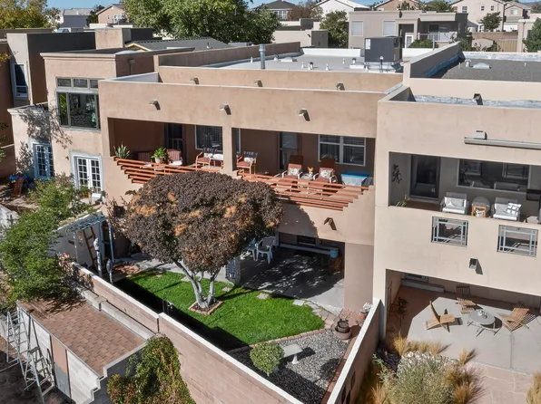 1732 Cliffside Dr NW, Albuquerque, NM 87105