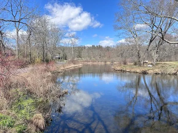 104 Stable Ln #4, East Stroudsburg, PA 18301