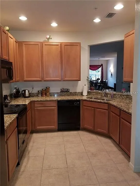 3 bed, 2.5 bath, 1954 sqft, $4,500 — Photo 2