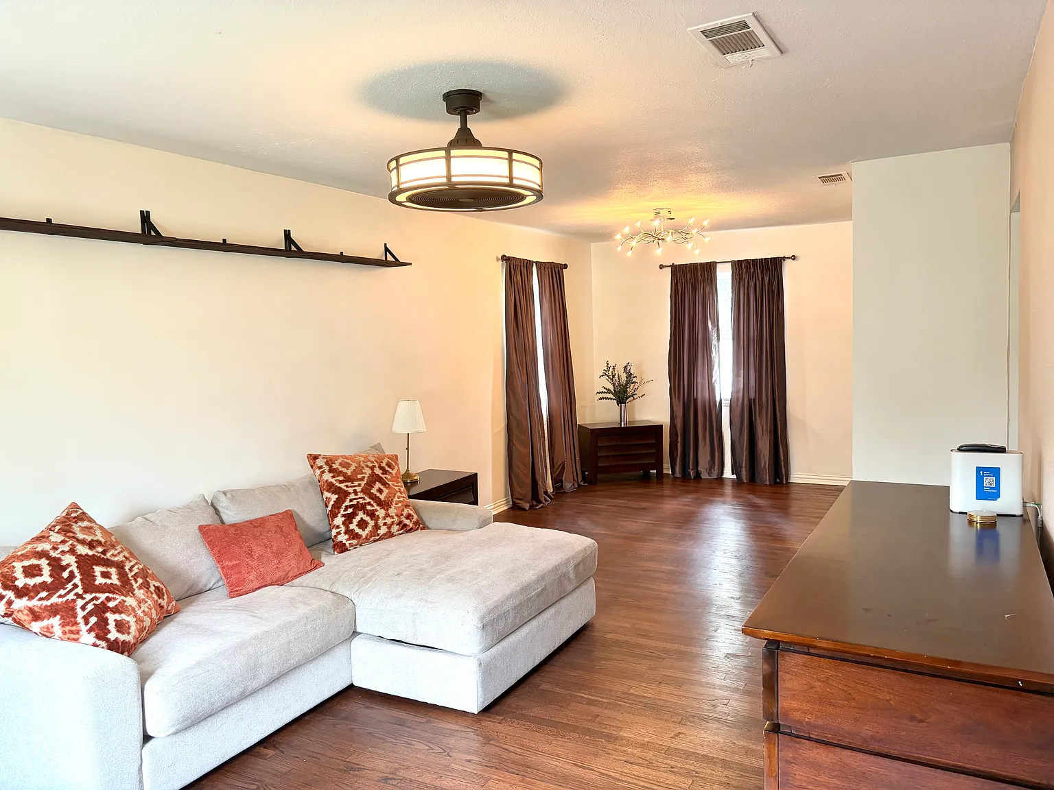 3 bed, 1234 sqft, $2,900 — Photo 4