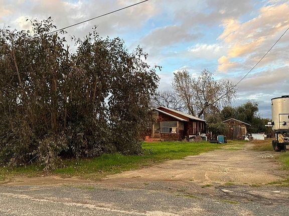 2nd image of 23114 Carson Ave