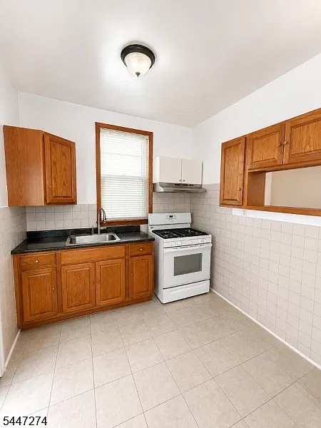 2 bed, 1.0 bath, $2,000 — Photo 3
