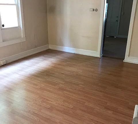 4th image of 313 Reynolds Ave