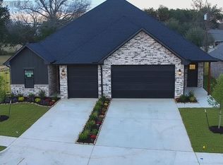 203 Central Park Ct #B, Athens, TX 75751