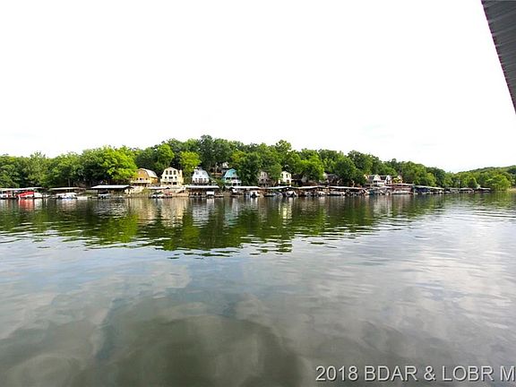 3rd image of 124 Lowana Dr