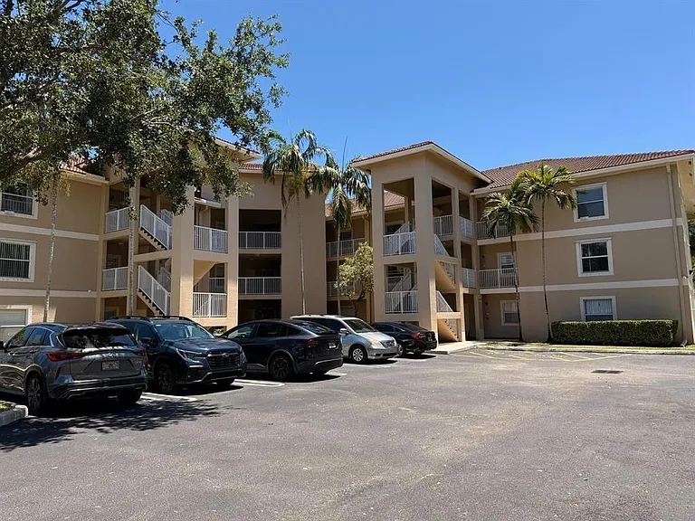 2941 Riverside Dr #303 — Photo 24