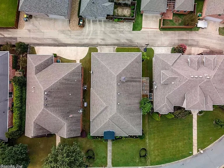 20 Bristol Ct — Photo 37