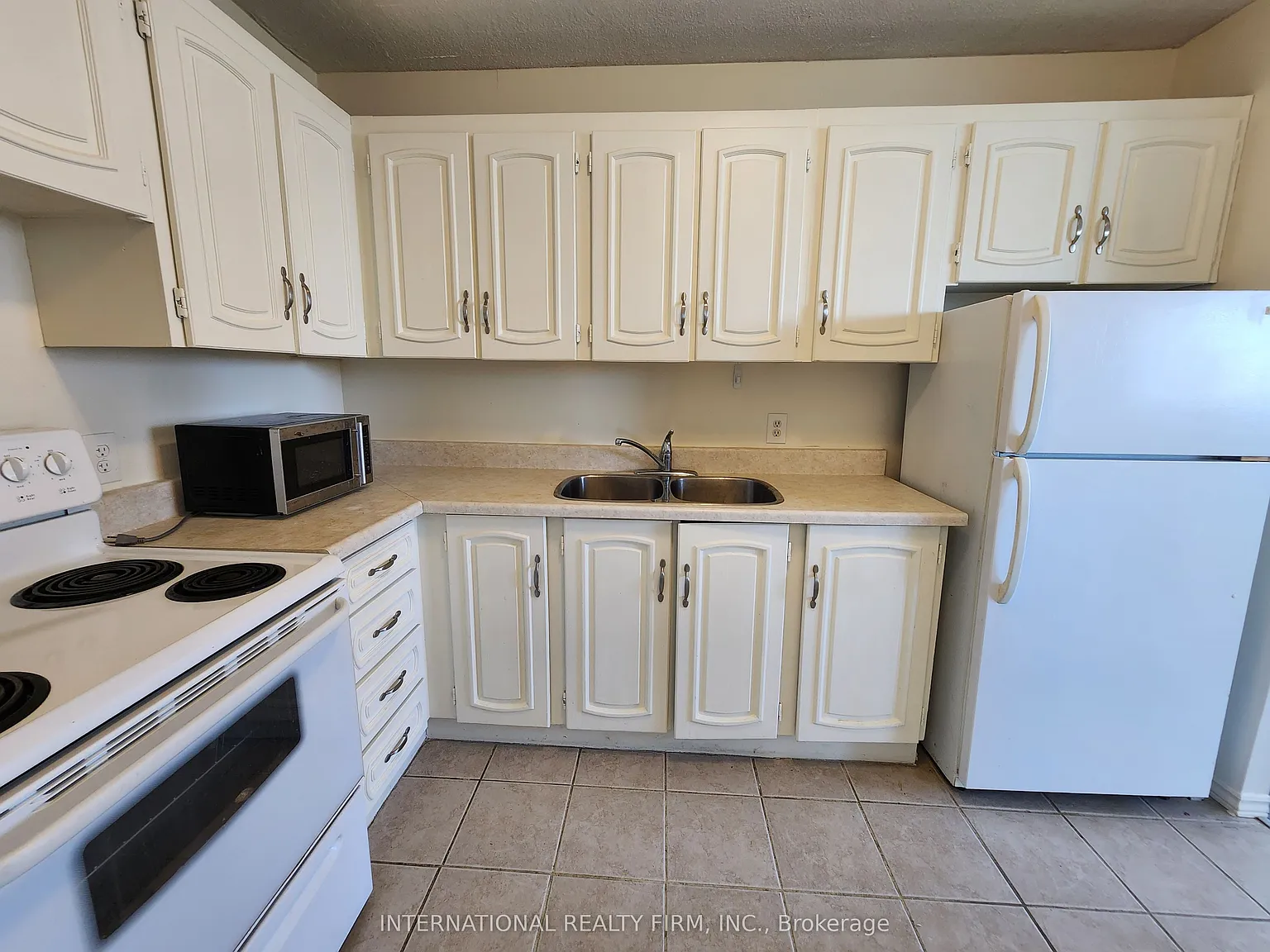 2 bed, $2,050 — Photo 3