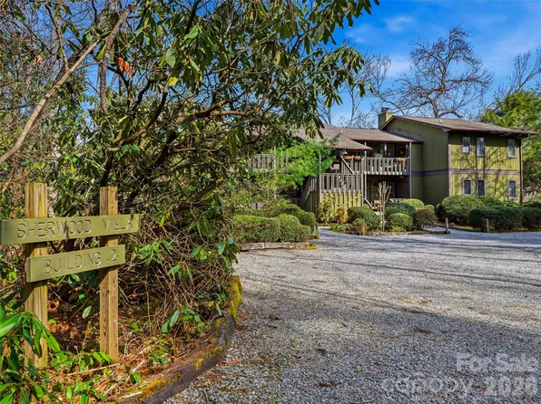 15 Gold Finch Ct, Brevard, NC 28712