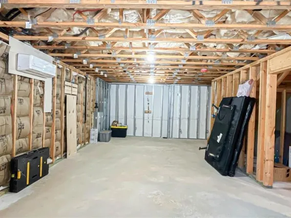 3835 Hawk Tail Dr, Loganville, GA 30052