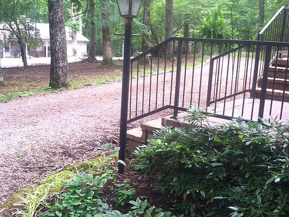 view of front yard