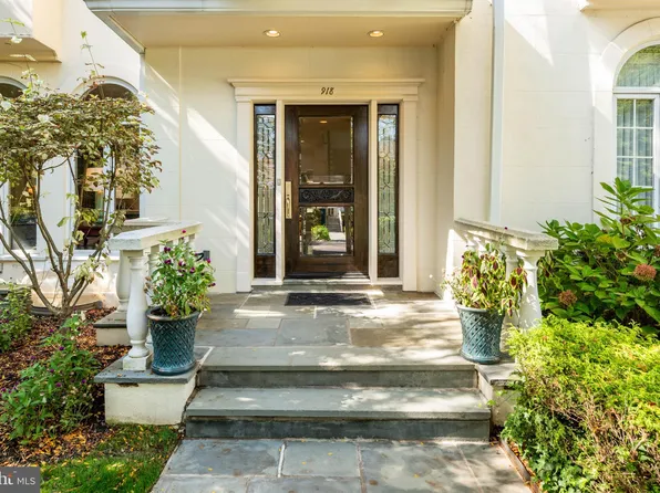 918 Exeter Crst, Villanova, PA 19085